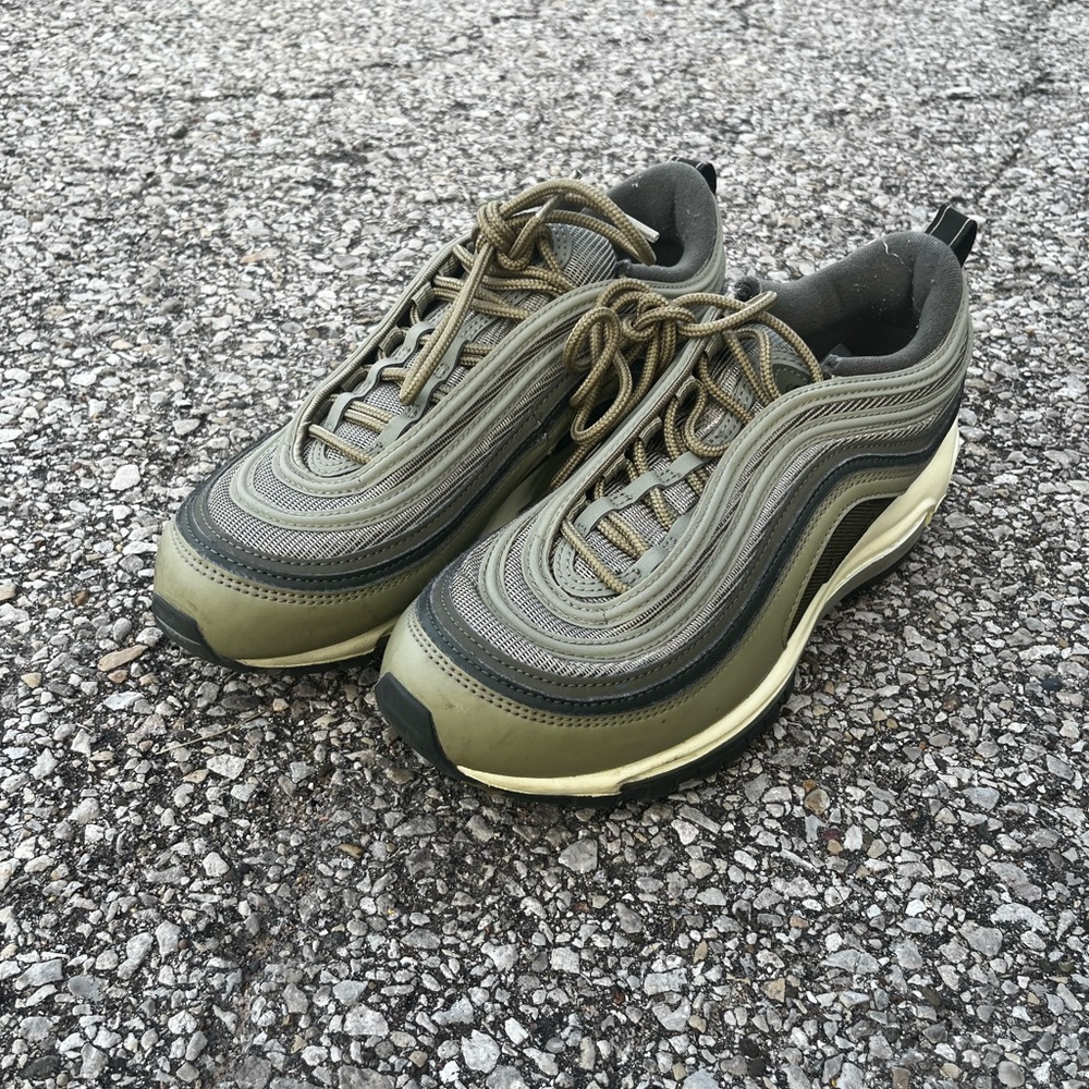 Nike Men's Olive and Black Sneakers